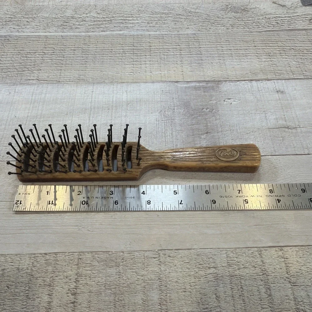 Vintage GOODY Wood Grain 7.5